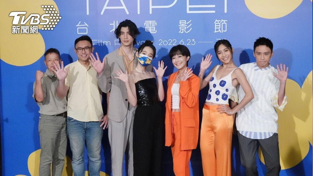 左起黃小棣、廖士涵、羅宏正、李沐、陳婉婷、林映彤、吳翰林。(圖/黃城碩攝)
