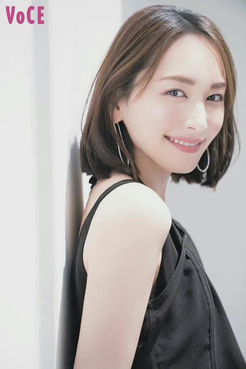 粉絲狂讚「老婆又回來了」。(圖/翻攝自《VOCE》)