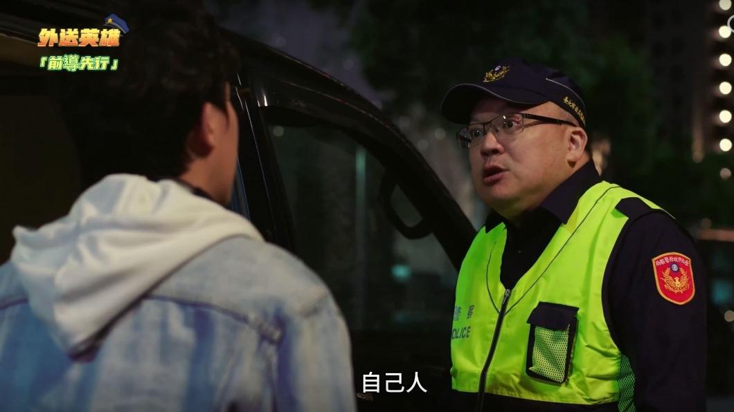明金成導演生前最後身影曝光 掌鏡遺作《外送英雄》畫面外流
