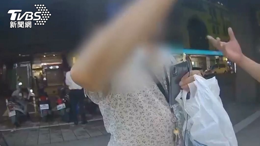 男子喝醉說超商可以線上賭博。（圖／TVBS）