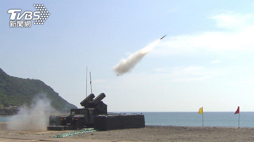 國軍「神弓操演」 刺針飛彈完美命中靶機