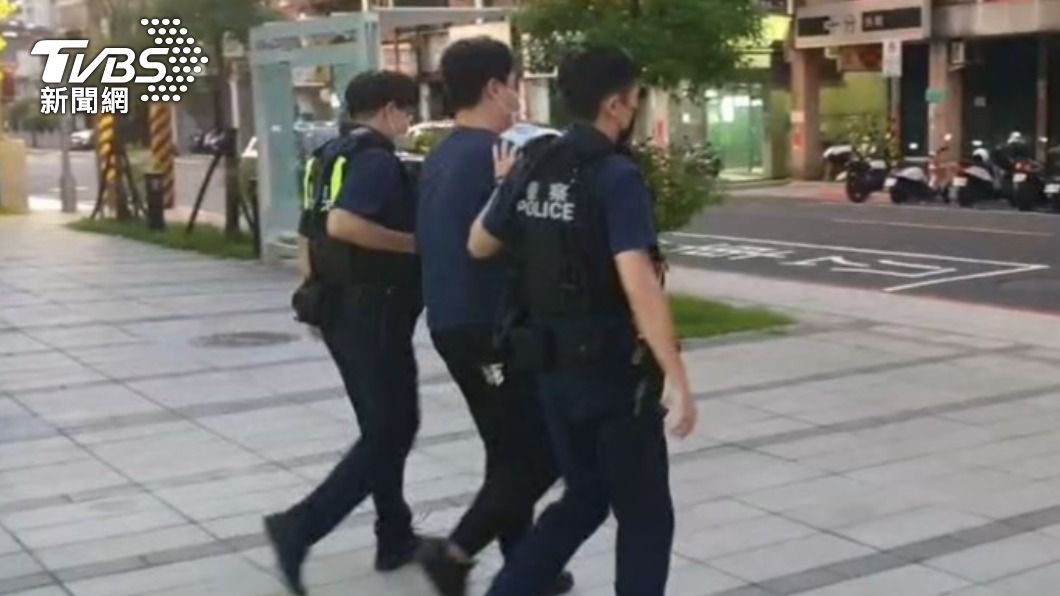 犯案1小時後前往派出所投案。(圖/TVBS)
