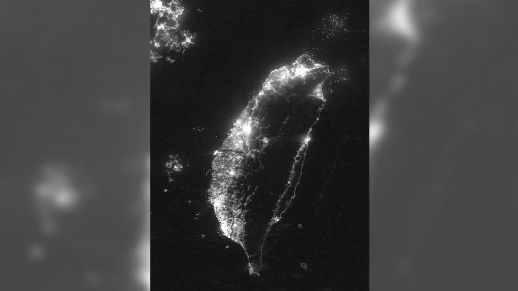 晚上也閃閃發光!台灣「夜光衛星影像」曝 網驚呼:好美