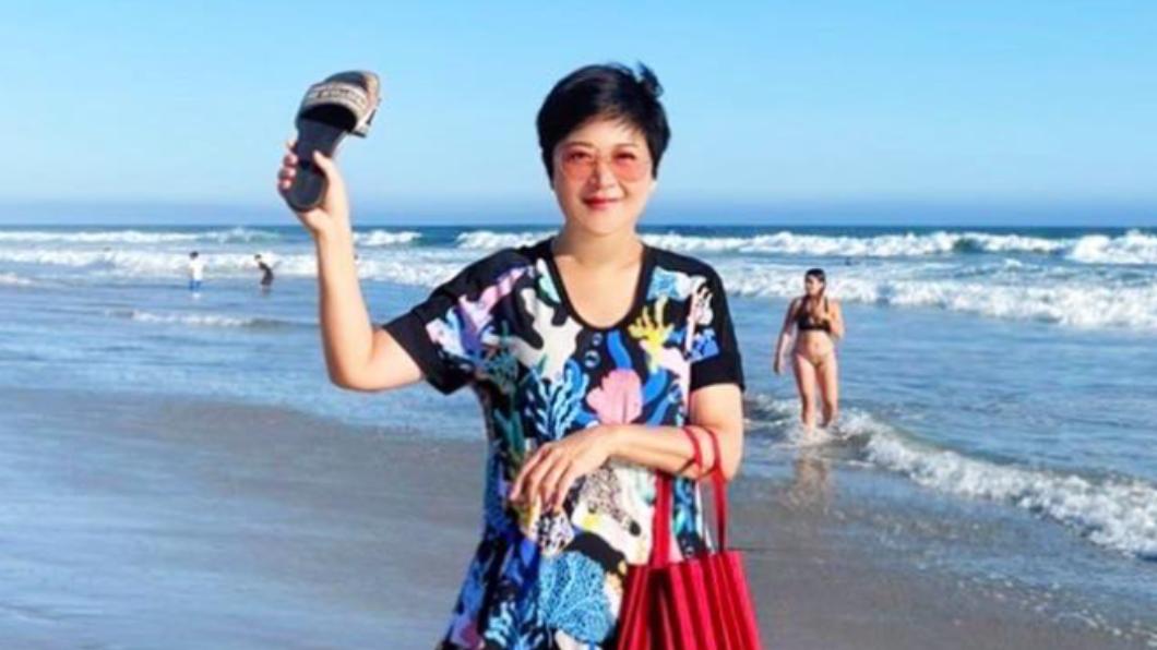 崔佩儀在臉書上分享獨自搭機飛往美國。(圖/翻攝自崔佩儀臉書)