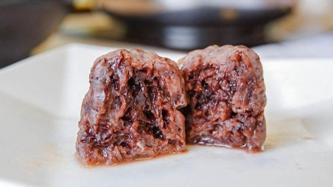 可麗露則是巧克力口味。(圖/靜兒貪吃遊玩愛分享提供)