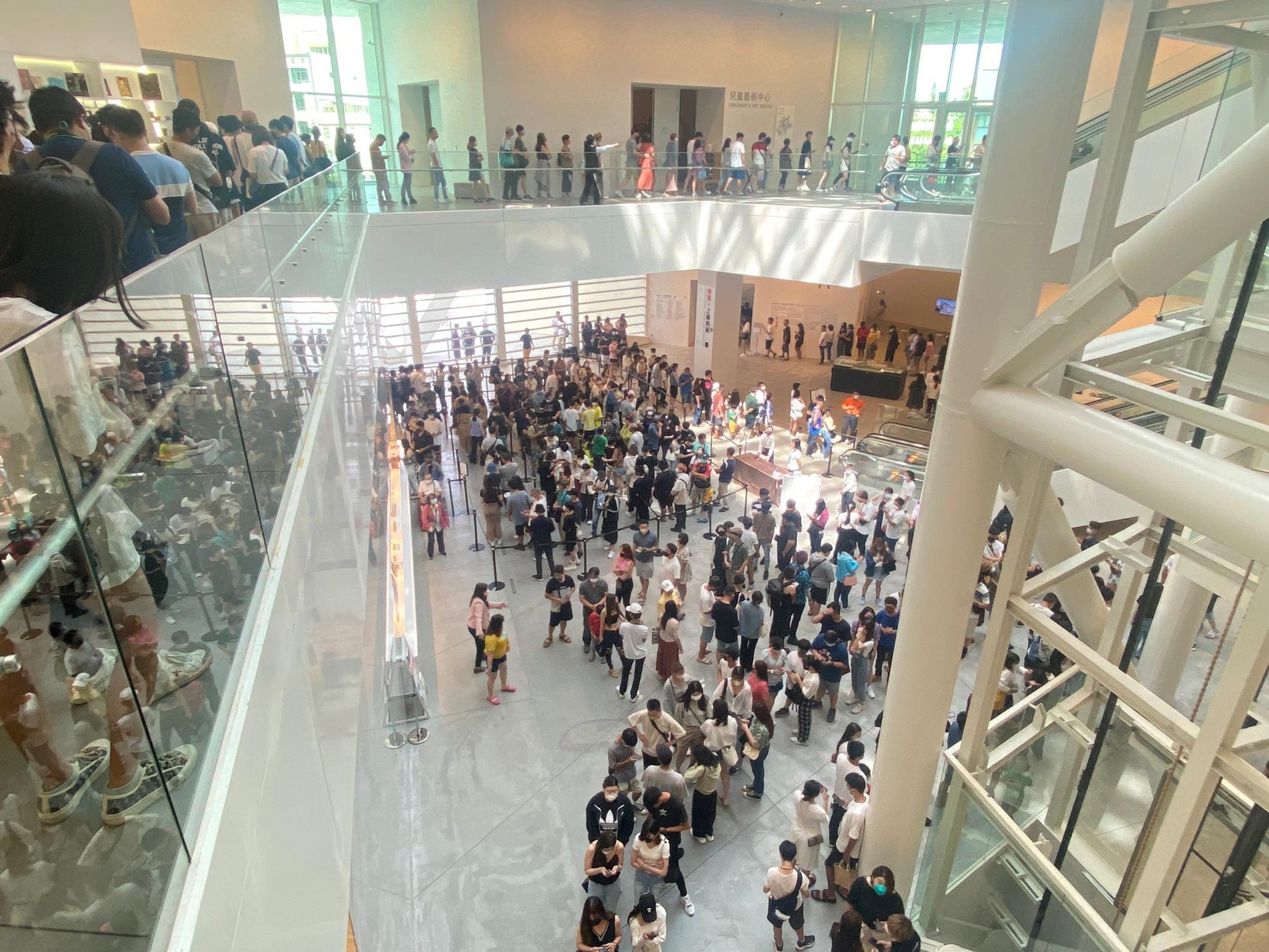 南美2館連日擠爆。(圖/翻攝自臺南市美術館臉書)