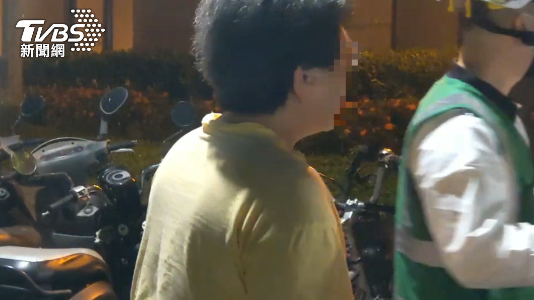 痛失至親的阿嬤,難過地回不了神,還要獨自一人面對。(圖/TVBS)