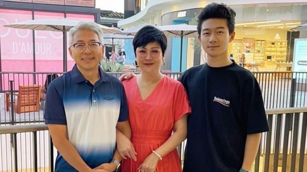 崔佩儀日前赴美一家團聚。(圖/翻攝自崔佩儀臉書)