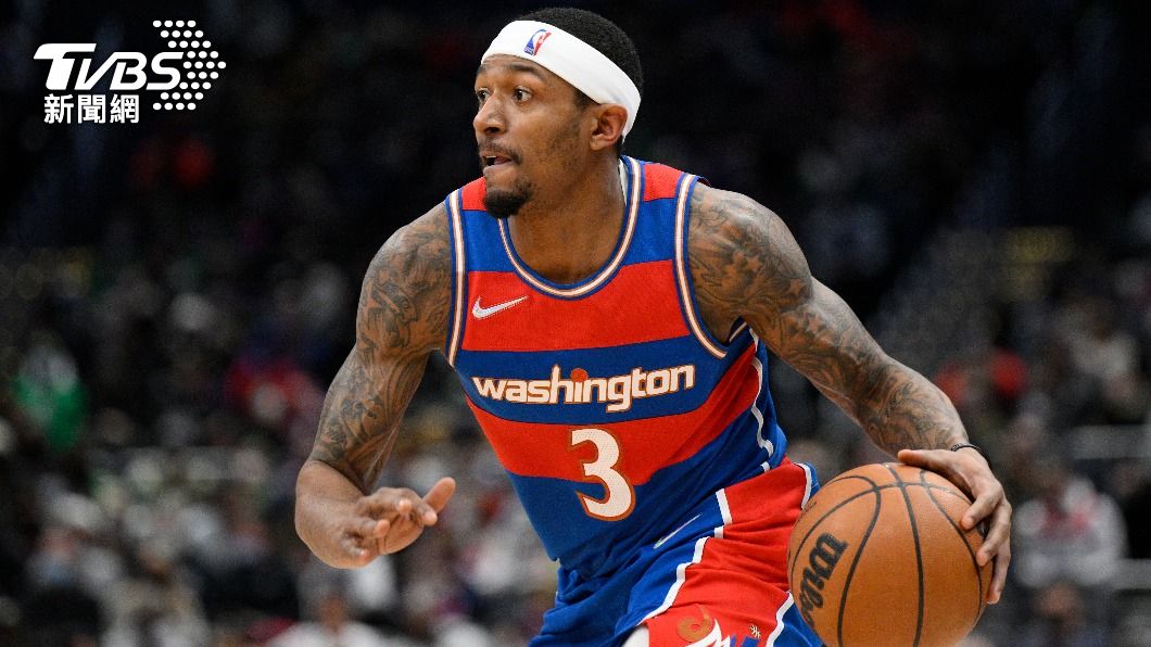 巫師隊頭號球星比爾(Bradley Beal)跳出合約,成為完全自由球員。(圖/達志影像美聯社)