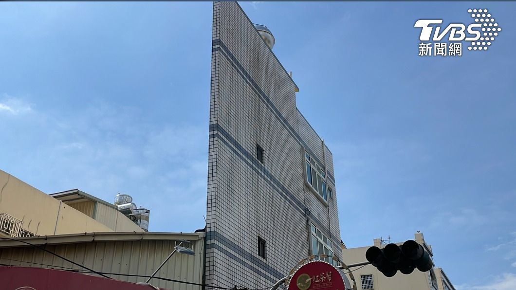 這是一道牆？嘉義民雄奇觀　20公分厚的四樓透天厝