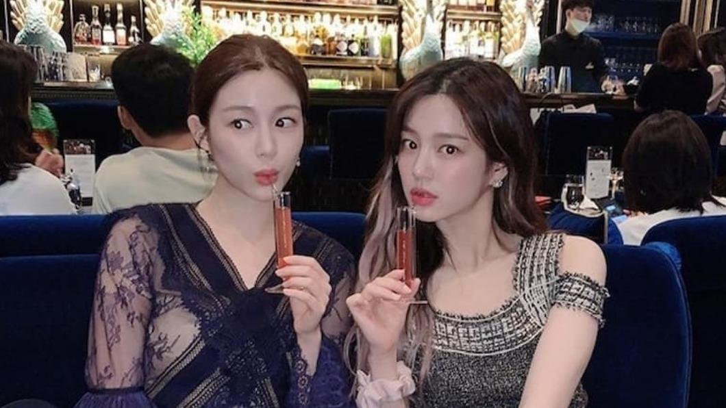 李侑菲(右)、李多寅被封為「最美姊妹花」。(圖/翻攝IG:xx__dain)
