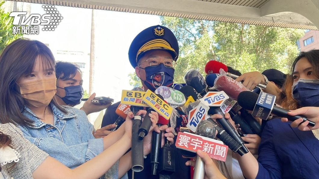掌警政署遭疑「太年輕、搭直達車」 黃明昭:是長官安排