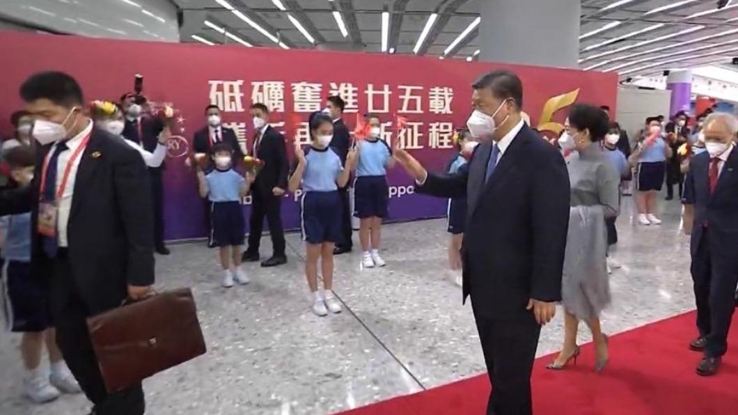 香港主權移交25週年 英相批中國大陸未尊重一國兩制