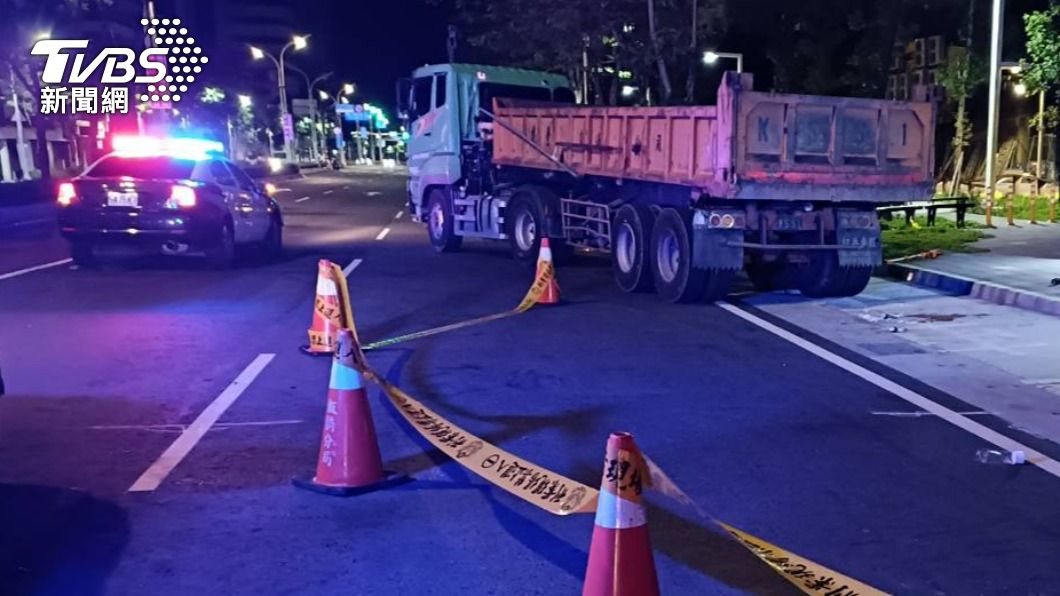 最心痛!找嘸父親兒幫移砂石車 再見面竟在車底遭輾亡