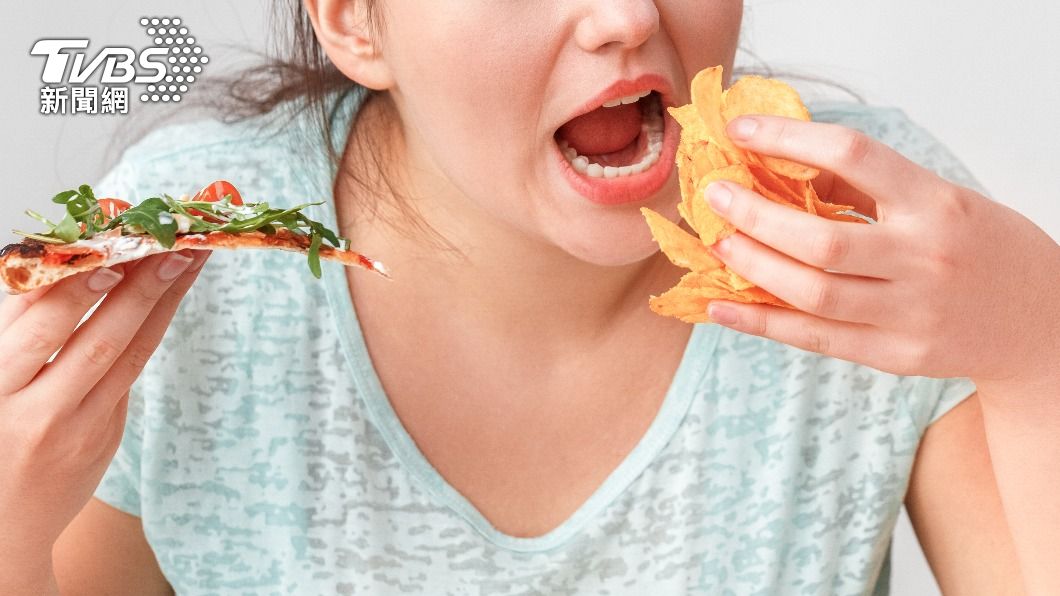 新手容易報復性飲食。（示意圖，非當事人／shutterstock達志影像）