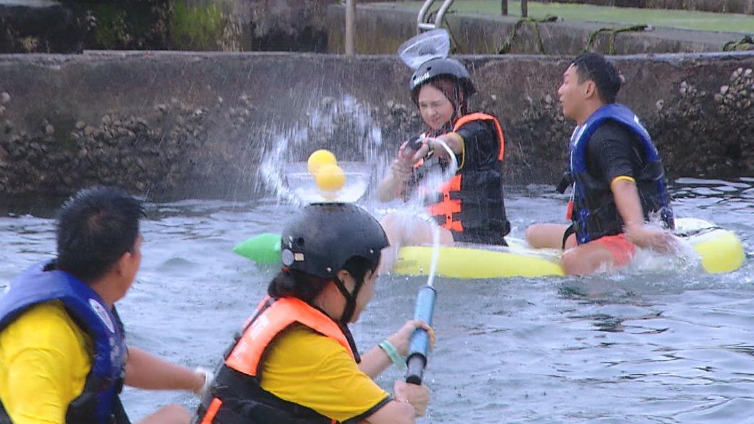 郭靜《玩很大》被水柱狂噴!與舒子晨激戰自嘲「鼻子不是假的」
