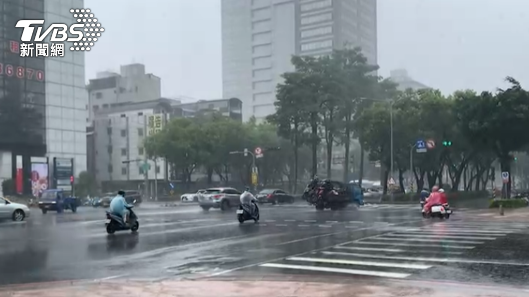 午後雷神降臨!7縣市大雨特報 雙北、花蓮飆38度