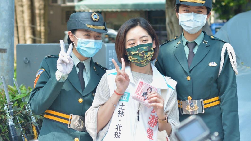 學姐黃瀞瑩在北市府工作時,聲量就相當高。(圖/翻攝自黃瀞瑩臉書)