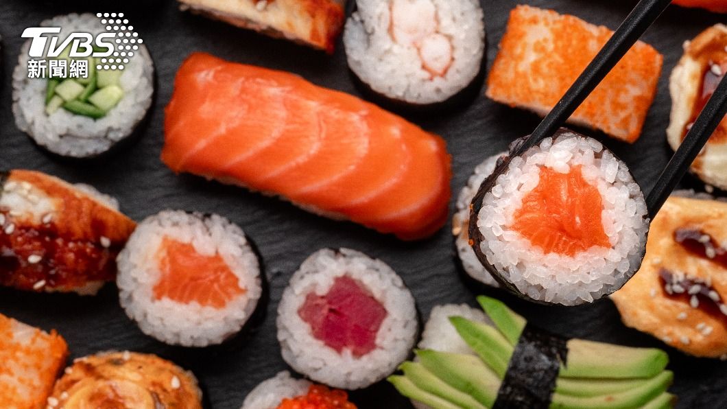 甜品、活動、店面數量都是顧客評比壽司店的標準之一。(示意圖/shutterstock達志影像)