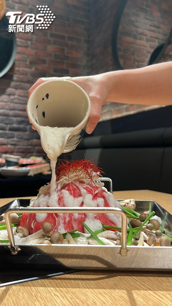 日本和牛山形鍋。(圖/葉韋辰攝)