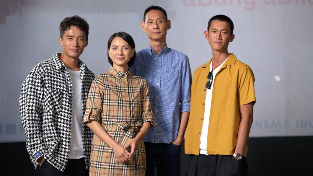 左起陳澤耀、監製李心潔、導演王禮霖、吳慷仁。（圖／摩爾娛樂 、新世紀南向開發有限公司提供）