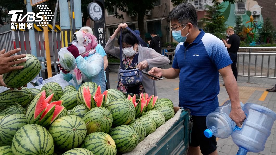 陸房地產低迷!出奇招推「西瓜、大蒜換房」 月賣30間