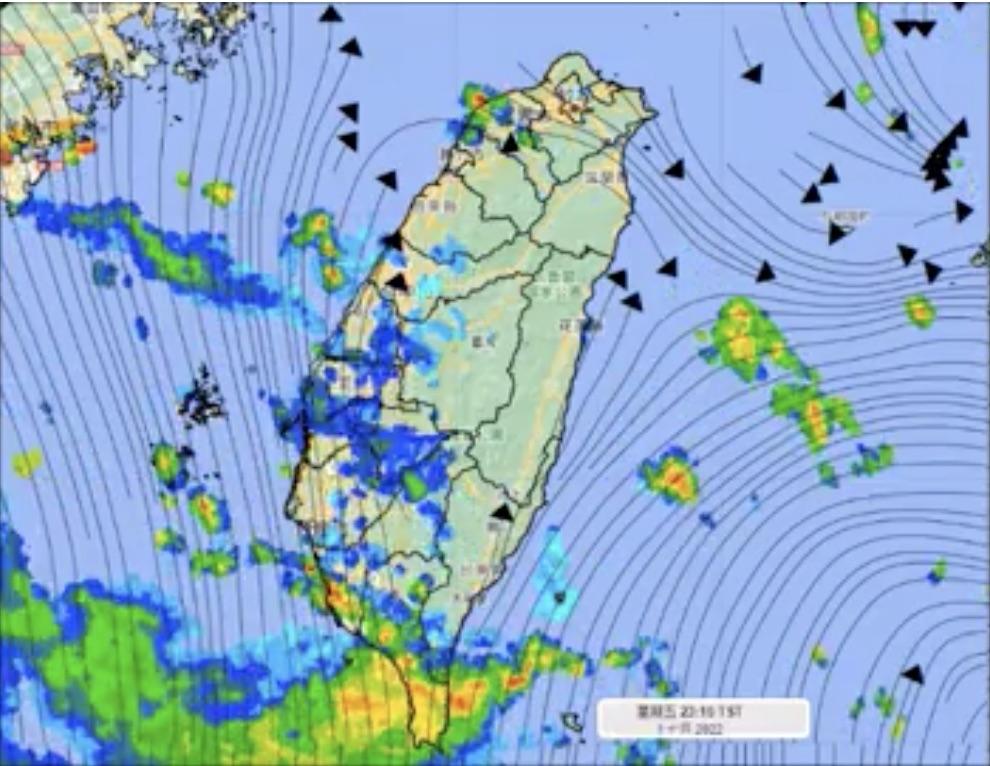 低壓帶持續影響至週三。(圖/翻攝自天氣風險 WeatherRisk臉書)