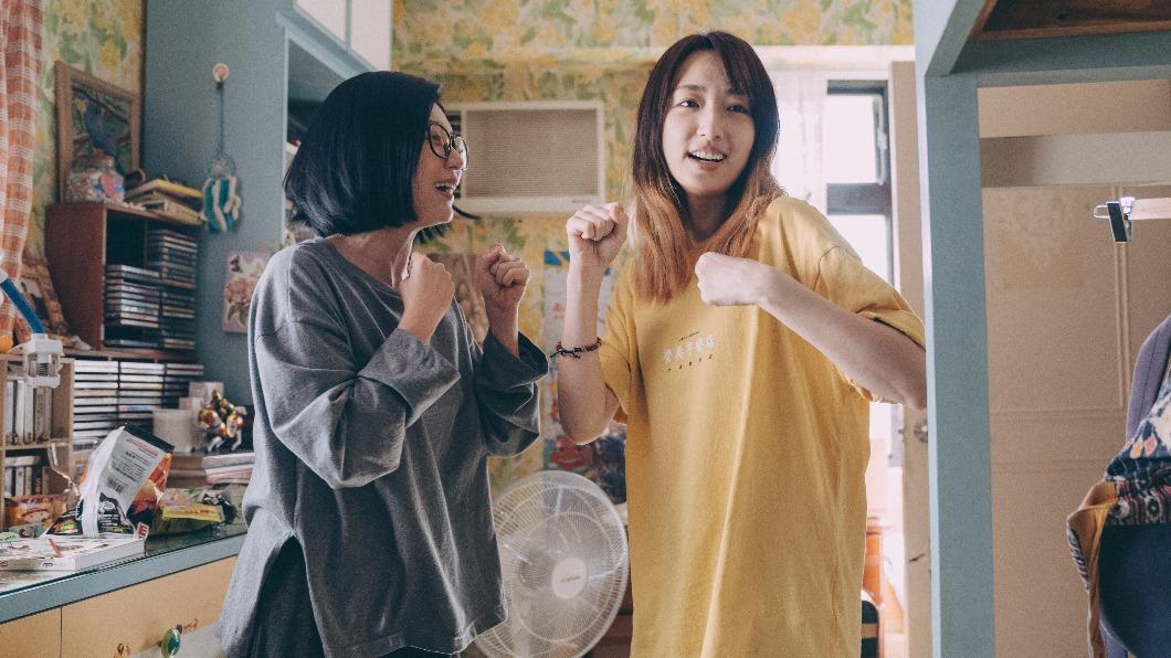 柯佳嬿（右）與賈靜雯演出姊妹。（圖／Netflix提供）