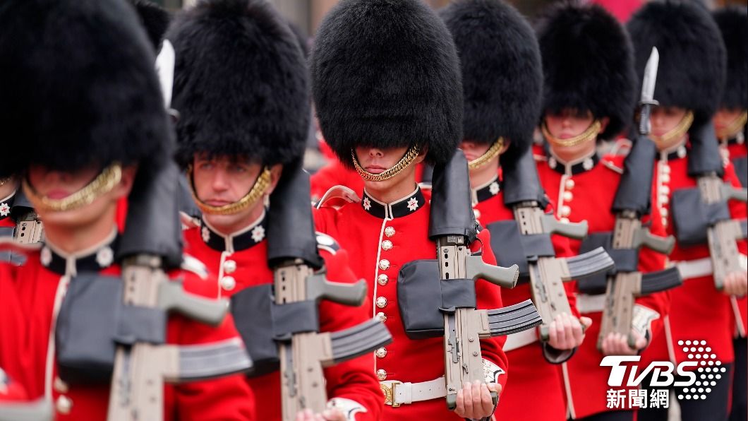 英國首位非裔女王護衛盜賣軍隊彈藥　買家竟是臥底警察