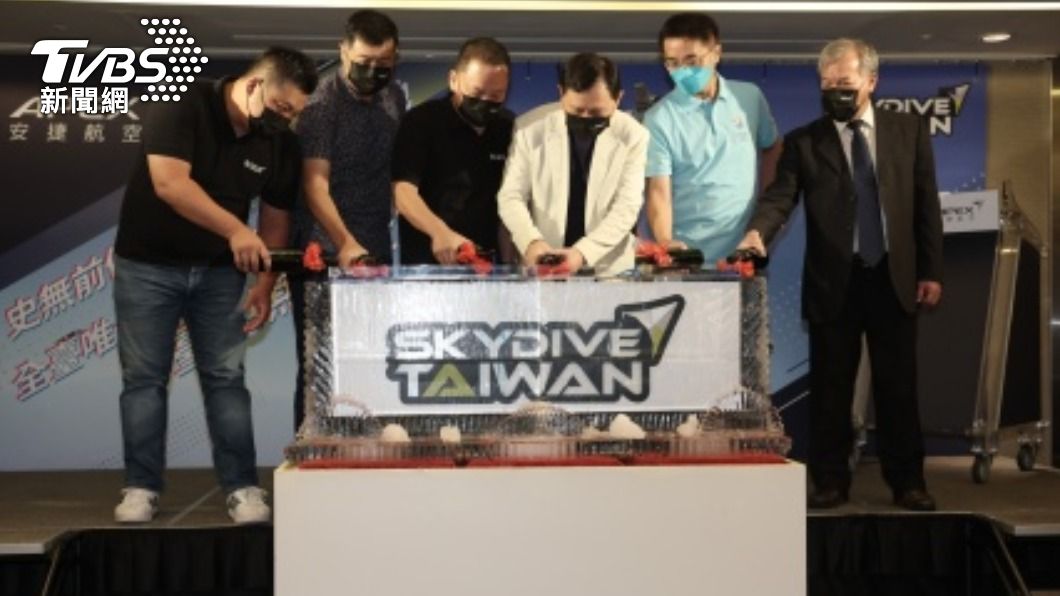 想玩高空跳傘不用飛國外！安捷航供80免費名額　萬人瘋搶