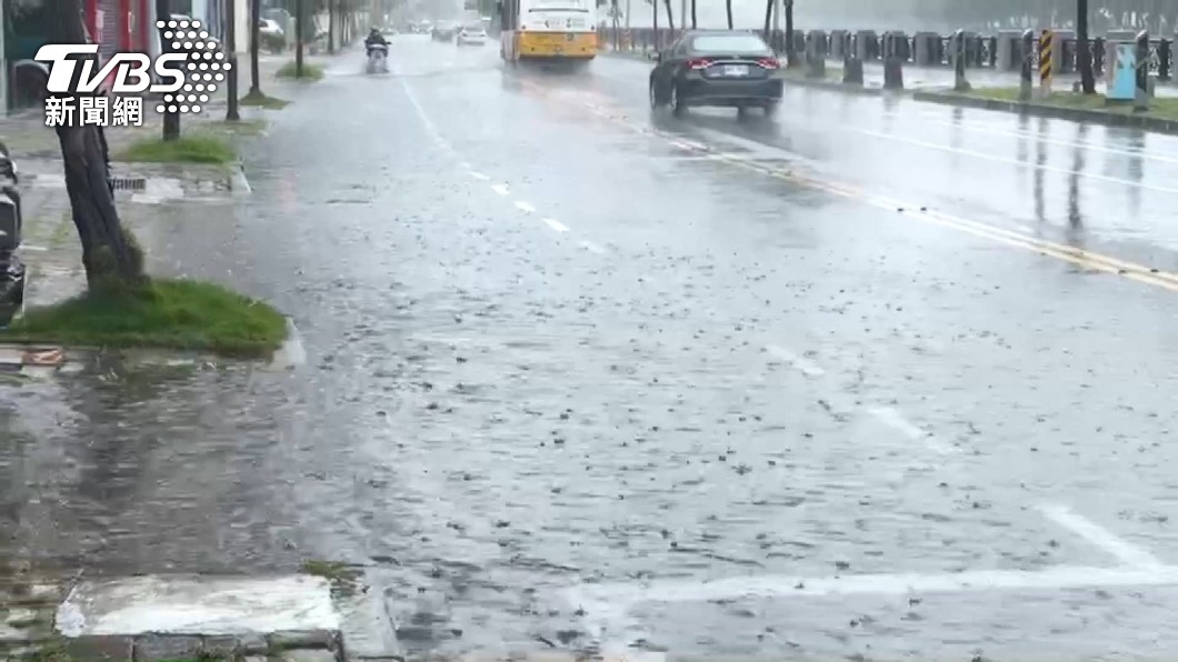 午後雷神再發威!11縣市大雨特報 慎防雷擊、強陣風