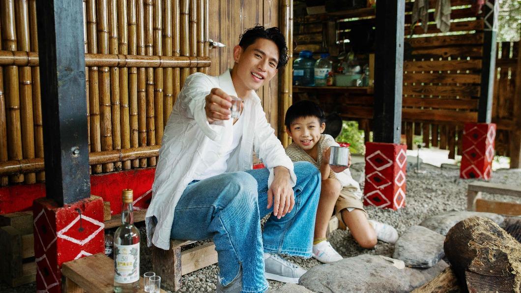 柏霖相當榮幸可以幫酒廠寫歌。（圖／索尼音樂提供）