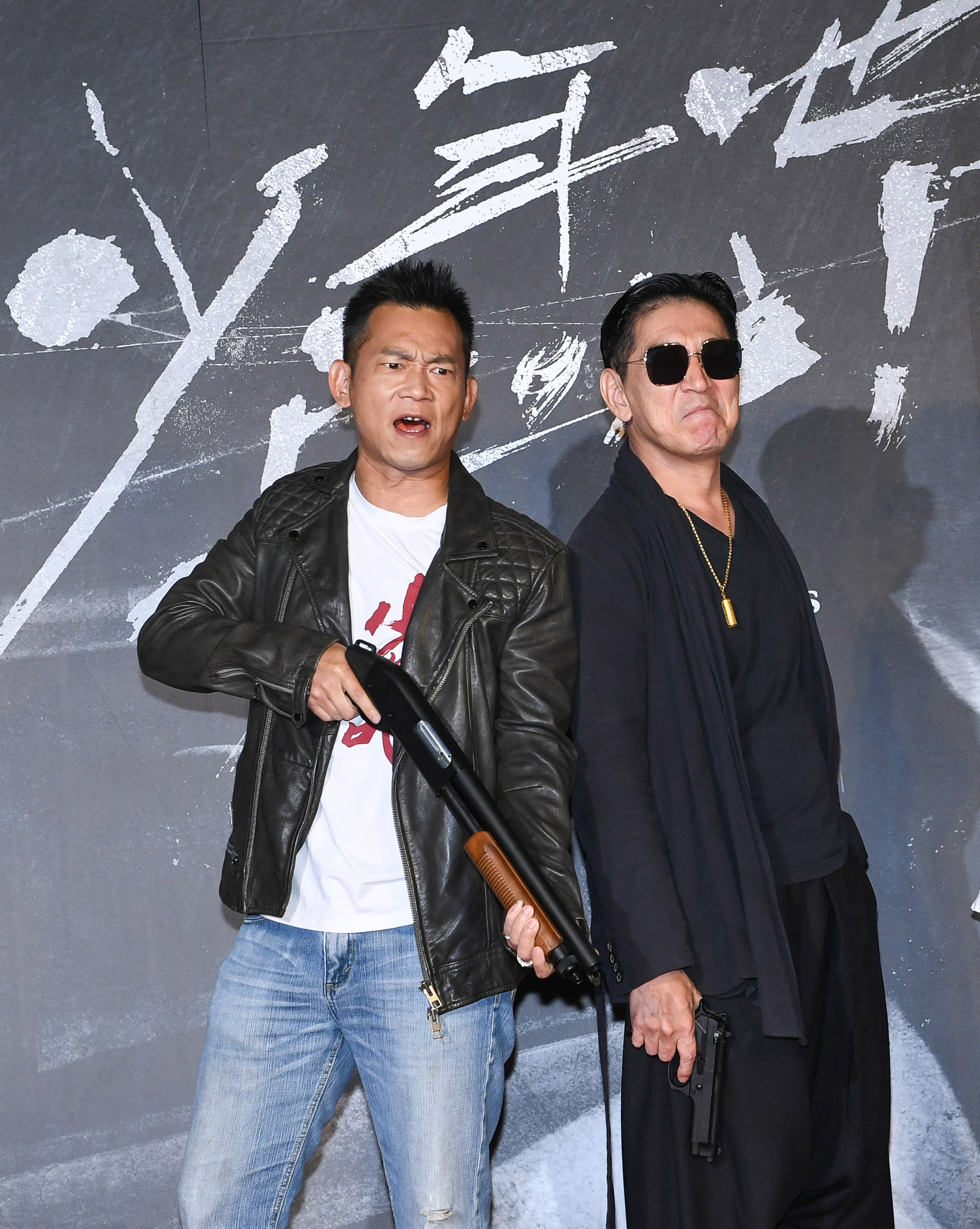 顏正國重現《少年吔，安啦！》拿「鴨頭」嗆聲經典。（圖／牽猴子提供）