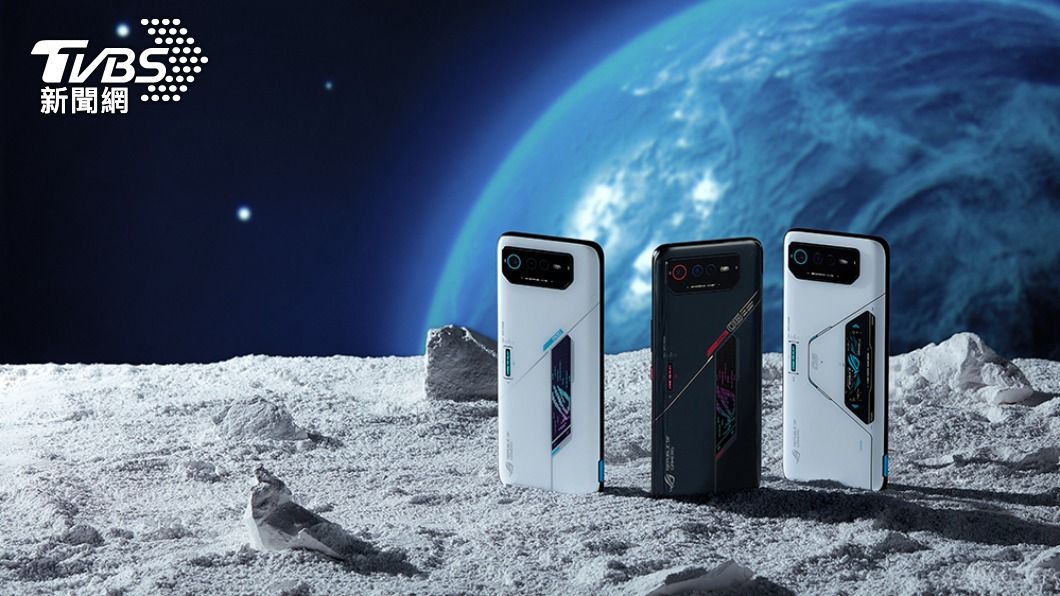 ROG Phone 6採太空元素設計。(圖/華碩提供)