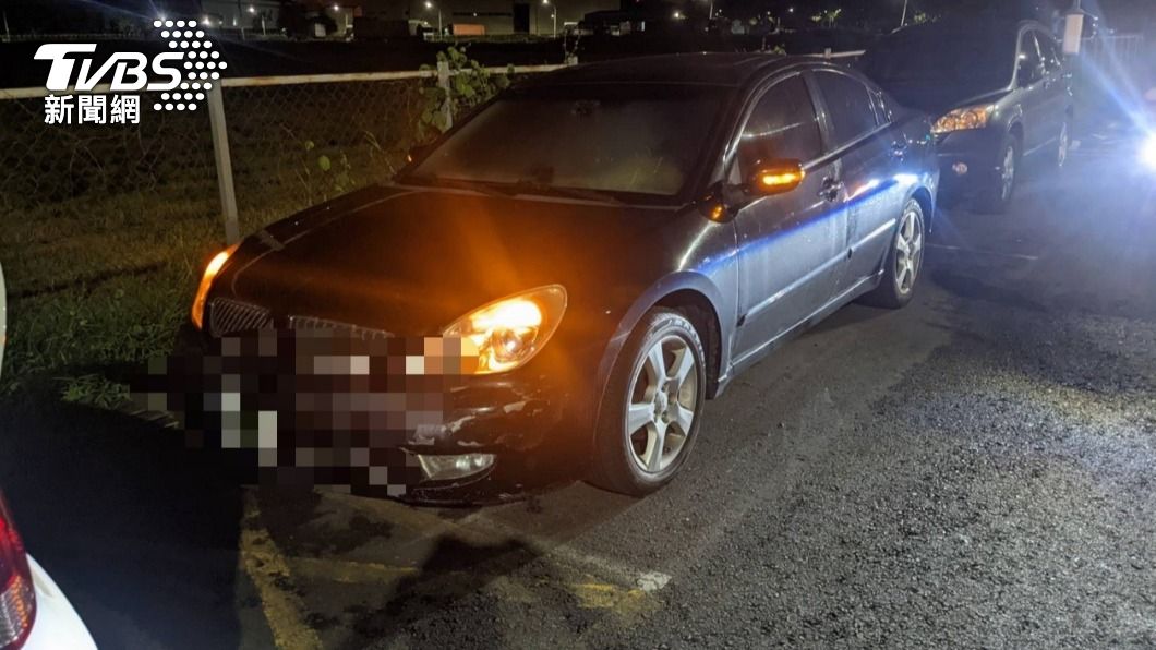高雄路邊車警報狂響!警驚見一男陳屍 身體腐爛腸肚外漏