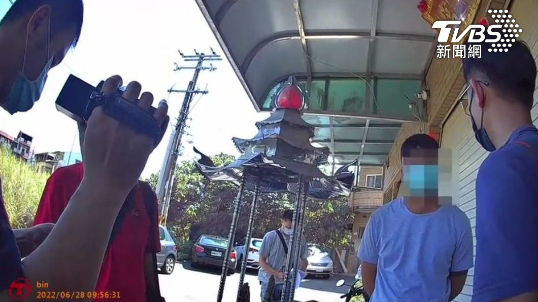 警方循線到各處逮人。(圖/TVBS)