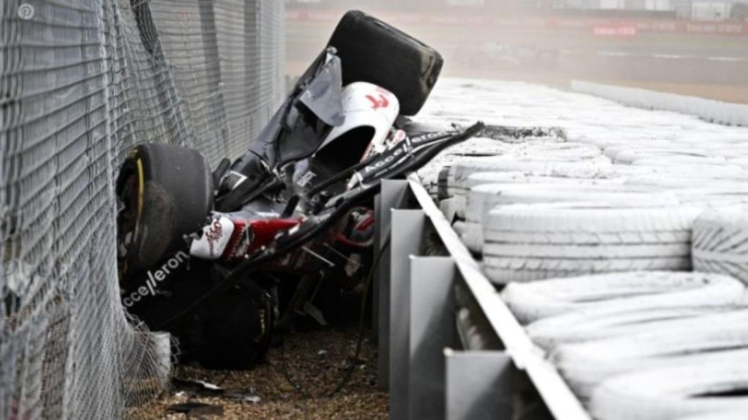 F1英國站翻車!情景如「絕命終結站」 車手靠這招保命