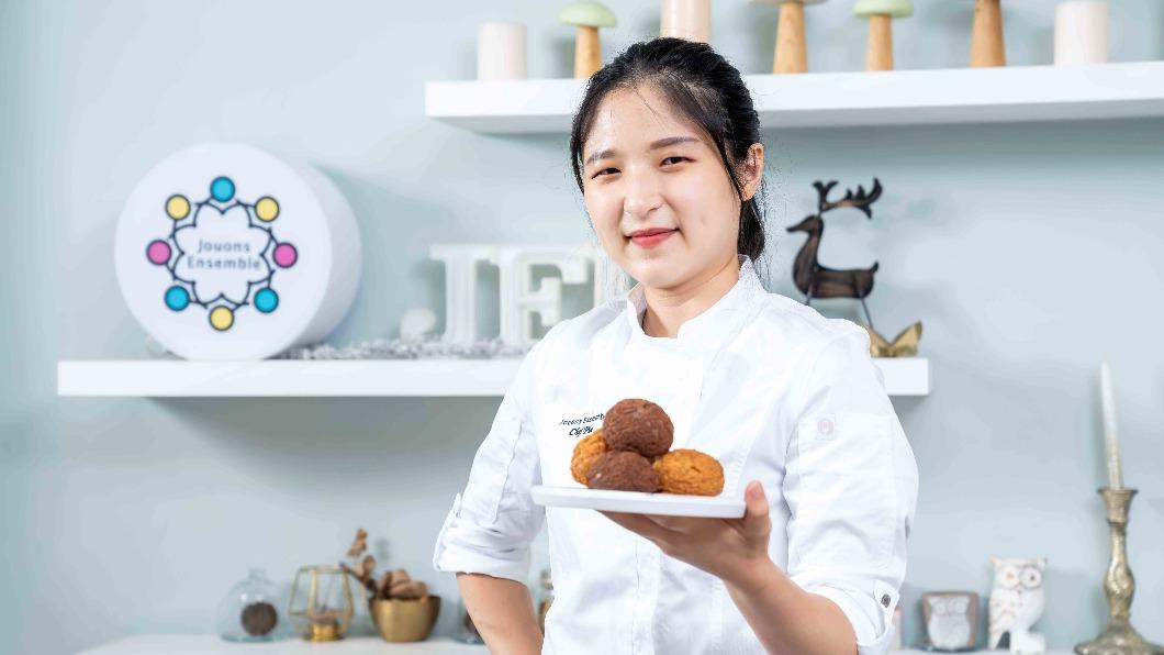 鬼鬼的甜點老師Pia。（圖／TVBS）