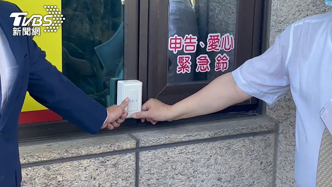 林智堅上午委託律師按鈴提告王鴻薇。(圖/TVBS)