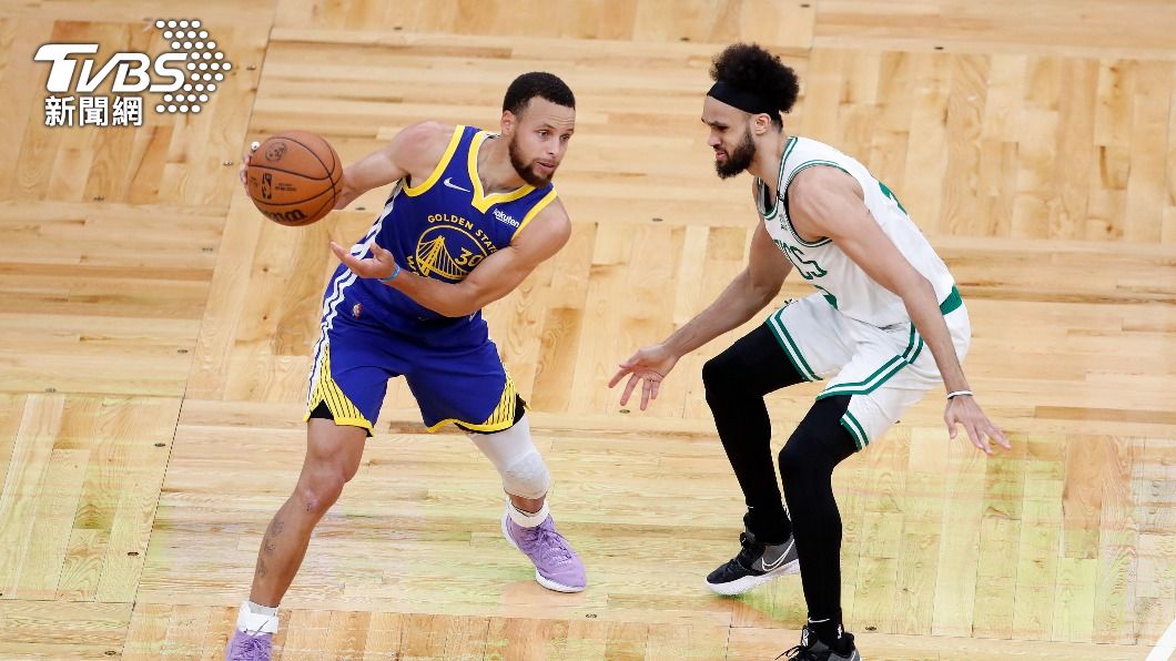 NBA球星柯瑞總冠軍賽戰袍拍賣 600萬元售出