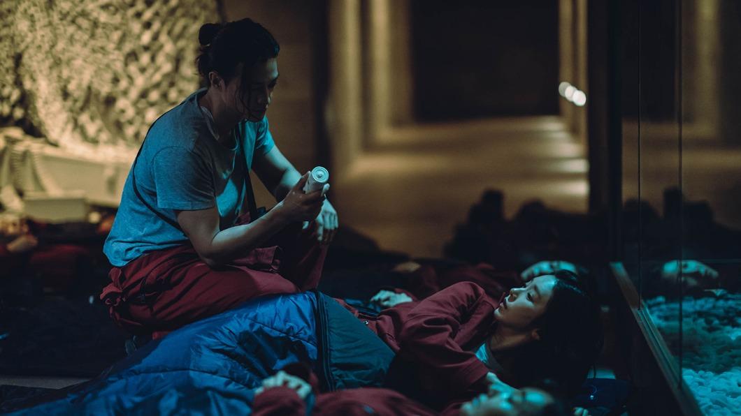 金志勳(左)與李主儐有親密戲。(圖/Netflix提供)