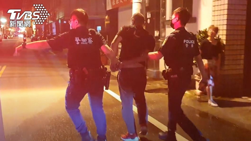 男躲盤查推人逃跑！花蓮警狂追受傷　一查竟是毒品通緝犯