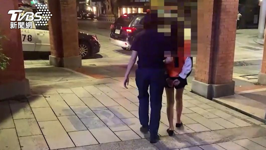 謝女不滿遭詐騙,教唆3名友人圍毆對方,訊後遭送辦。(圖/TVBS)