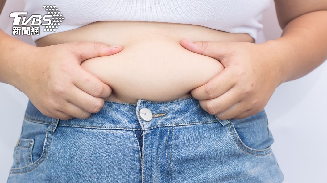 女性容易累積皮下脂肪。(示意圖,非當事人/shutterstock達志影像)