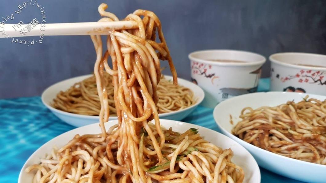 萬華南機場夜市的「阿春媽媽涼麵店」。(圖/米寶麻幸福滿載提供)