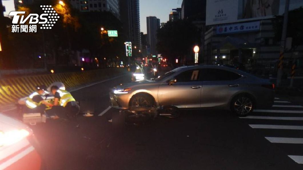 酒駕車禍!醉男「讀秒」吼倒地騎士起身 不甩警方頻飆髒話