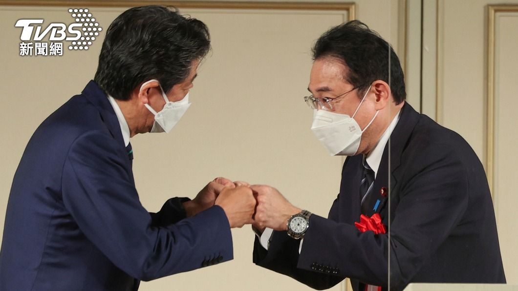 岸田與安倍皆於1993年當選議員。（圖／達志影像美聯社）