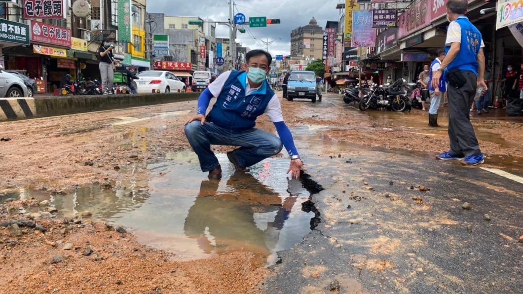 桃園龍潭自來水管爆裂「逾9千戶無水用」　台水公司回應了