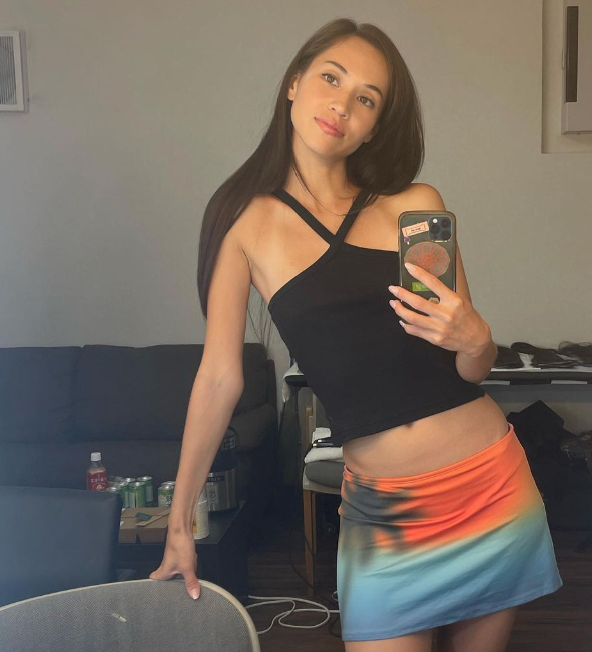 水原希子對鏡自拍。(圖/翻攝自 i_am_kiko IG)
