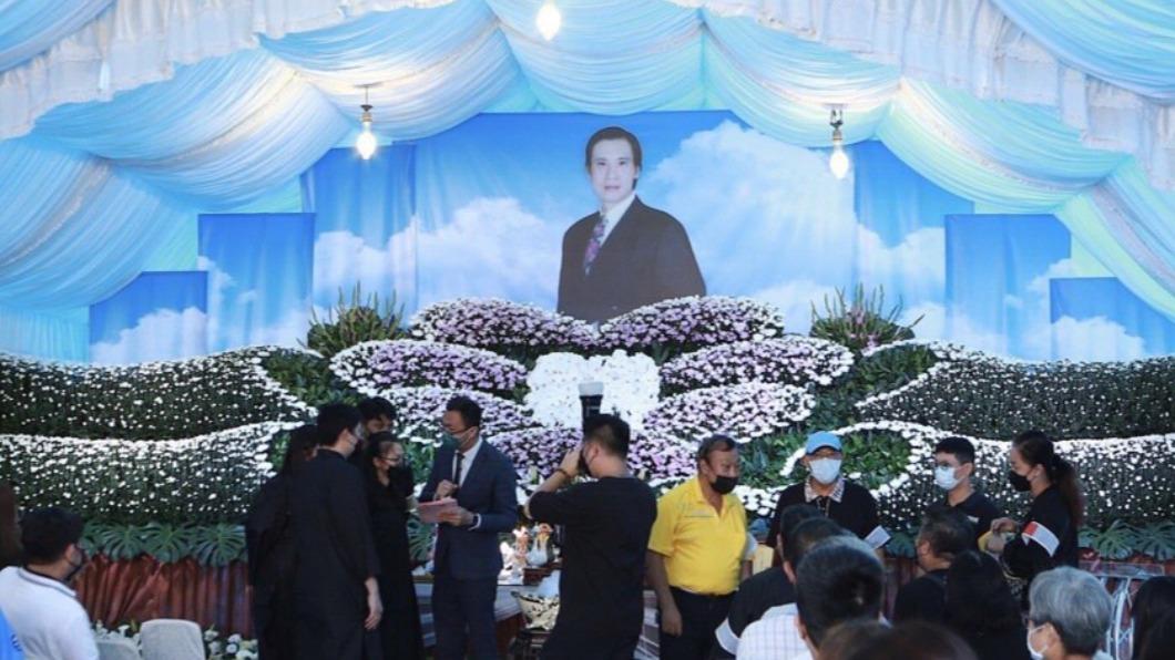侯怡君爸爸告別式。（圖／民視提供）